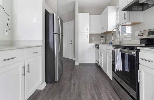 Charlotte Apartment | Landing at The Arboretum - 1 Bedroom in Oxford Hunt
