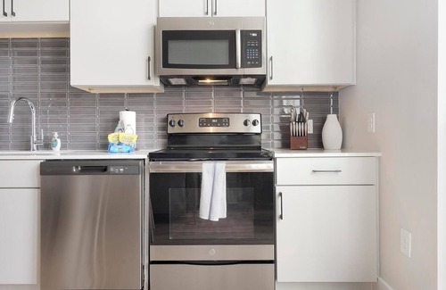 Downtown Apartment | Landing | Spectacular 1BD, Yoga Studio, Courtyard