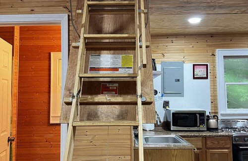 Lansing Cabin | Lansing, North Carolina Appalachian Solar Powered Cabin Paradise