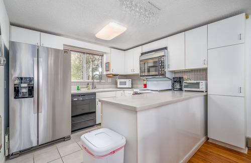 Sugar Mountain Condo | Large, contemporary condo w/ open living area, pond views & close to tennis