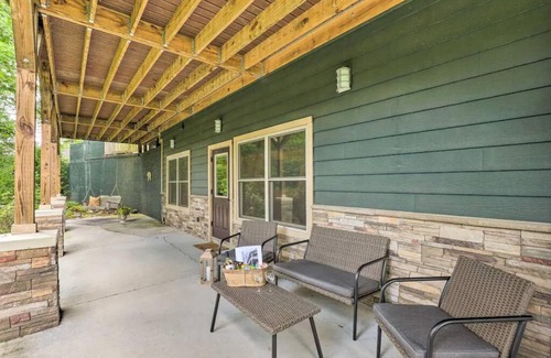 Mars Hill House | Laurel Creek Lodge - Hot Tub & Creek Access