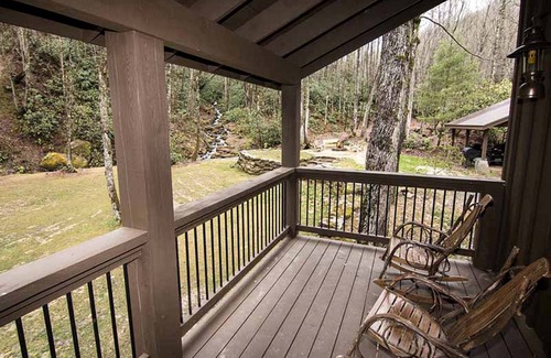 Robbinsville Cabin | Lodge ∙ 6 bedrooms ∙ 13 guests