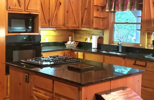 Maggie Valley Cabin | Log Cabin, Rushing Creek, Hot Tub, Firepit, Wood Fireplace, WiFi, A/C