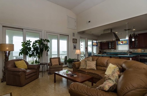 Wrightsville Beach House | Lovely Ocean Front Upper Level Duplex w Elevator!
