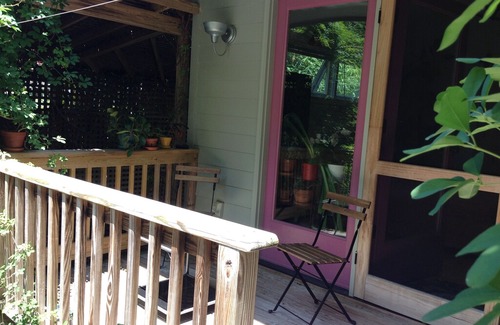 Carrboro House | Lovely private Carrboro house–-steps from downtown