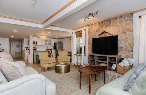Wrightsville Beach House | Lower level duplex in heart of Wrightsville Beach!