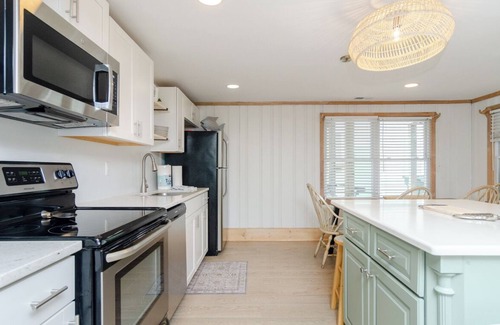 Wrightsville Beach House | Lower level duplex in heart of Wrightsville Beach!