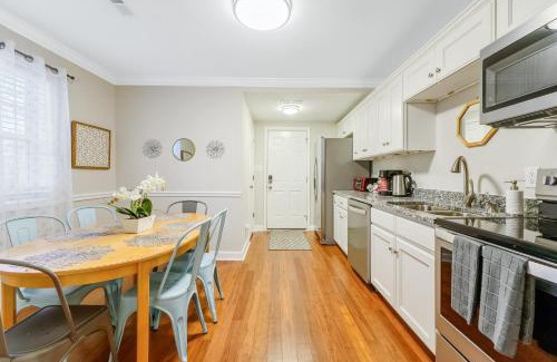 Durham House | *Lux Modern Townhome * Downtown* King Beds * Duke*