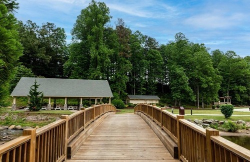 Lake Lure Condo | Luxurious Club Wyndham Resort at Fairfield Mountains, 2 Bedroom Deluxe Suite