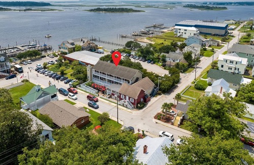 Swansboro Apartment | luxurious studio apartment in the heart of Swansboro’s historic waterfront #3