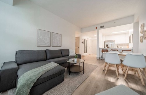Charlotte Center City Apartment | Luxury 3BR 4 King Beds Walk to Stadiums
