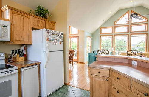 Duck House | Luxury 7 bedroom with private pool, volleyball court, WiFi, and keyless entry.