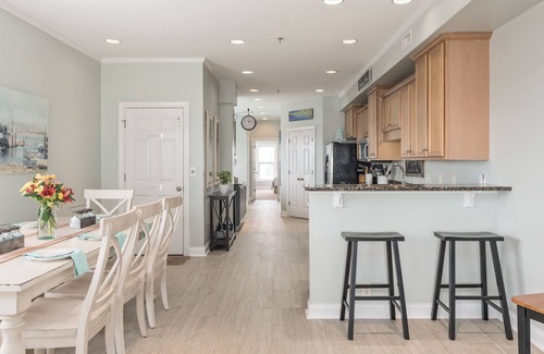 Carolina Beach Condo | LUXURY CONDO WALKING DISTANCE TO DOWNTOWN CAROLINA BEACH