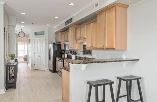 Carolina Beach Condo | LUXURY CONDO WALKING DISTANCE TO DOWNTOWN CAROLINA BEACH