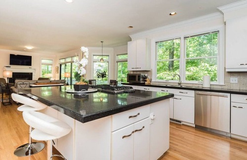 Chapel Hill House | Luxury Home-Walk to Franklin St