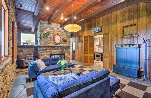 Fairview House | Luxury Lodge on 45 Acres: Patio, Deck & Views!