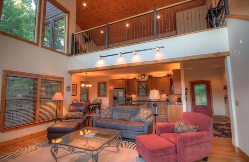 Seven Devils Cabin | Luxury Log Cabin with Breathtaking Views