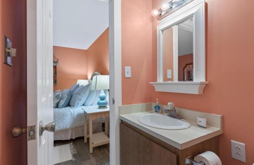 Pine Knoll Shores House | Maritime West