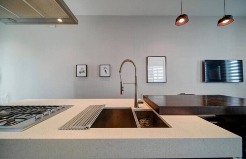 Wesley Heights House | Modern 1-BR Condo — Stylish Stay Near Uptown CLT!