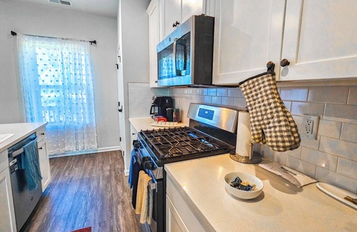 Cary House | Modern Cary Townhouse Near RDU, Hospitals & Downtown