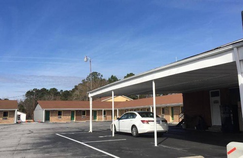 McCutcheon Field Hotel | Motel ∙ 4 guests