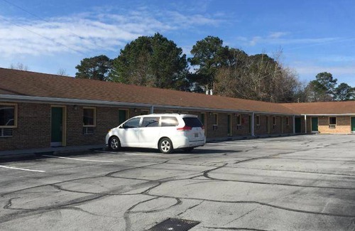McCutcheon Field Hotel | Motel ∙ 4 guests