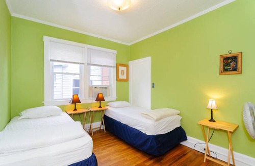 Downtown Asheville House | Motel ∙ 8 guests