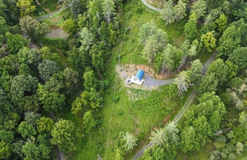 Bakersville Cabin | Mountain Cabin, Hot tub, Pet friendly, campfire, views, Ocean Blue