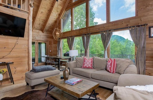 Leicester House | Mountain Escape Cabin