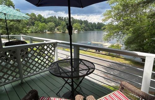 Valley Hill Apartment | Mountain Lake Cottages