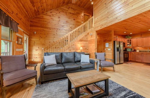 Boone Cabin | Mountain-Style Log Cabin in Central Location