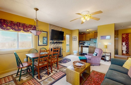 Banner Elk Condo | Mountain-view condo with hot tub, pool, high-speed WiFi & wood-burning fireplace