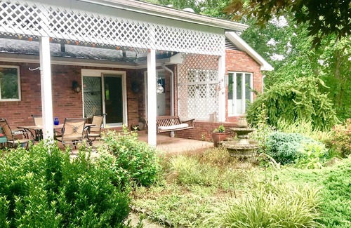 Skyland House | Mountain Views/ Gazebo/ Pond / 5 min downtown