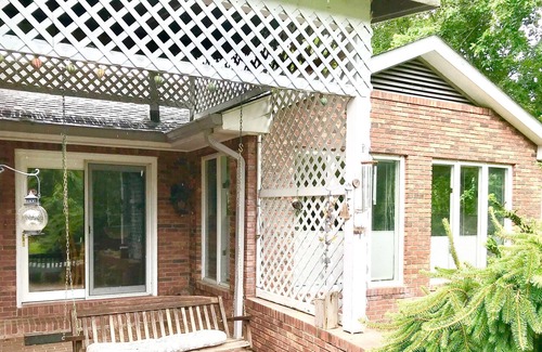 Skyland House | Mountain Views/ Gazebo/ Pond / 5 min downtown