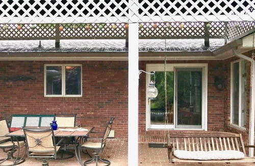 Skyland House | Mountain Views/ Gazebo/ Pond / 5 min downtown