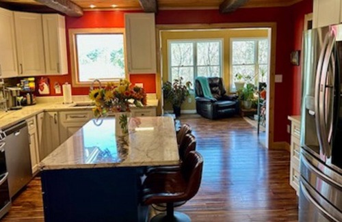 Asheville House | MOUNTAIN VISTA GETAWAY!