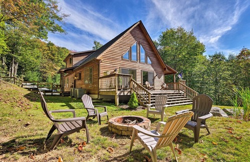 Charter Hills House | Mtn Chalet w/Hot Tub, 2 Mi to Beech Mtn. Ski!