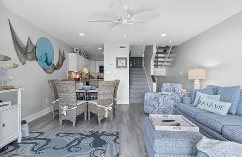 Pine Knoll Shores Condo | Multi-Level Oceanfront Condo gives everyone a chance to spread out!