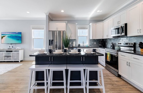 Tranquil Harbour House | New gorgeous home with Pool, New 8 seater Golf Cart, elevator, with easy access to beach