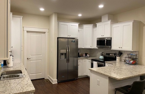 Hendersonville House | Newer home in historic Hendersonville. Near Asheville and Blue Ridge Parkway.