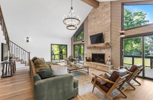 Westport House | Niblick on Norman w/Heated Pool & Optional Boat Rental