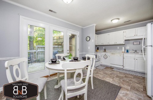 Fayetteville Apartment | No Place Like Homeplace!
