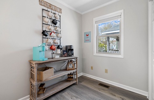 Sunset Beach House | No Worries Sunset Beach-Coastal Bungalow, Walk to the beach