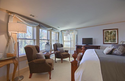 Asheville Bed & Breakfast | North Lodge on Oakland Bed and Breakfast