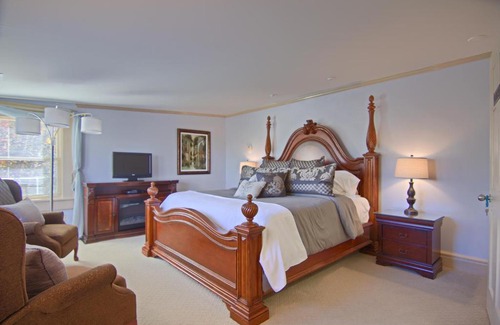 Asheville Bed & Breakfast | North Lodge on Oakland Bed and Breakfast