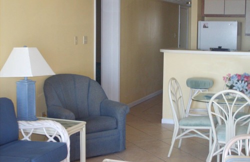 North Carolina Coast Apartment | North pier Ocean Villas in Carolina Beach