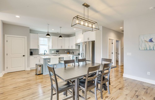 Tranquil Harbour House | Oak Island Coastal Home w/Covered Deck!