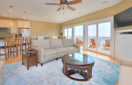 Yaupon Beach House | Oceanfront, 5 Bdrm/4.5 Bath/Sleeps 12-Walk to Pier!Breathtaking Views!