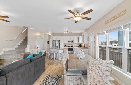 North Topsail Beach House | Oceanfront 5 BD Pet Friendly Oasis - AUG 18-22 open