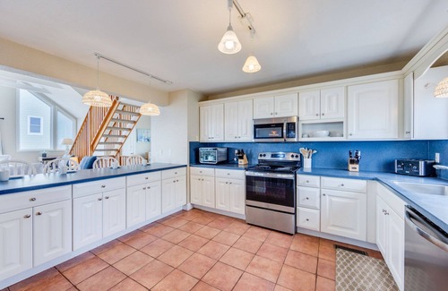 Waves House | Oceanfront Dog Friendly w/Private Pool, Hot Tub, Game Room, Cargo Lift, Tennis